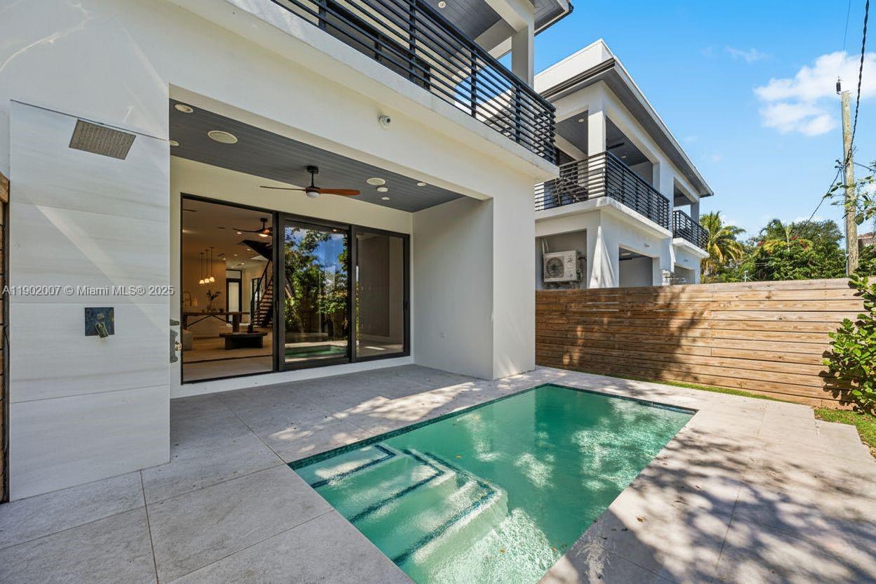VICTORIA PARK CORR AMEN P - Residential