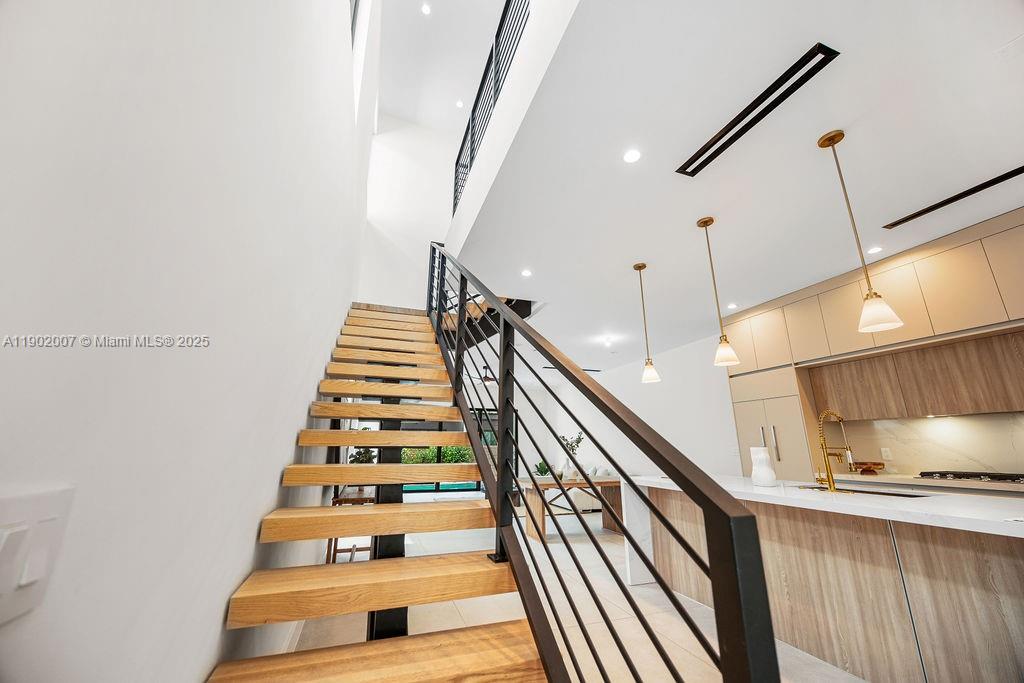VICTORIA PARK CORR AMEN P - Residential