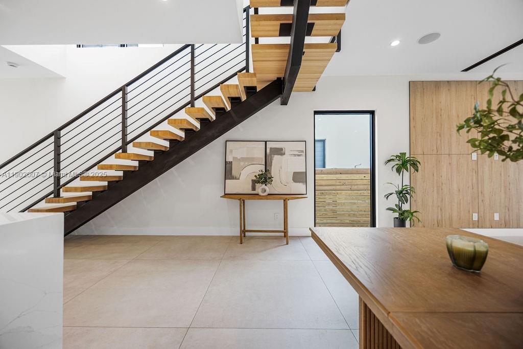 VICTORIA PARK CORR AMEN P - Residential