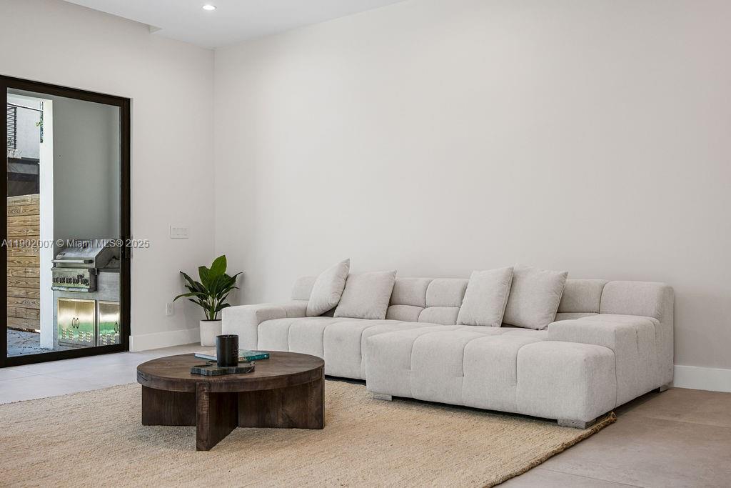VICTORIA PARK CORR AMEN P - Residential