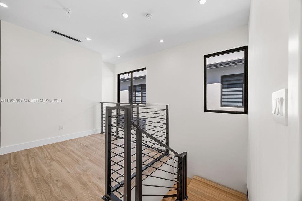 VICTORIA PARK CORR AMEN P - Residential