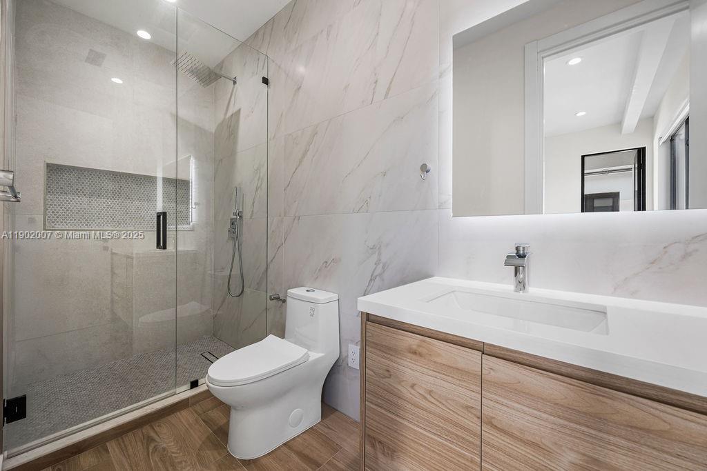 VICTORIA PARK CORR AMEN P - Residential