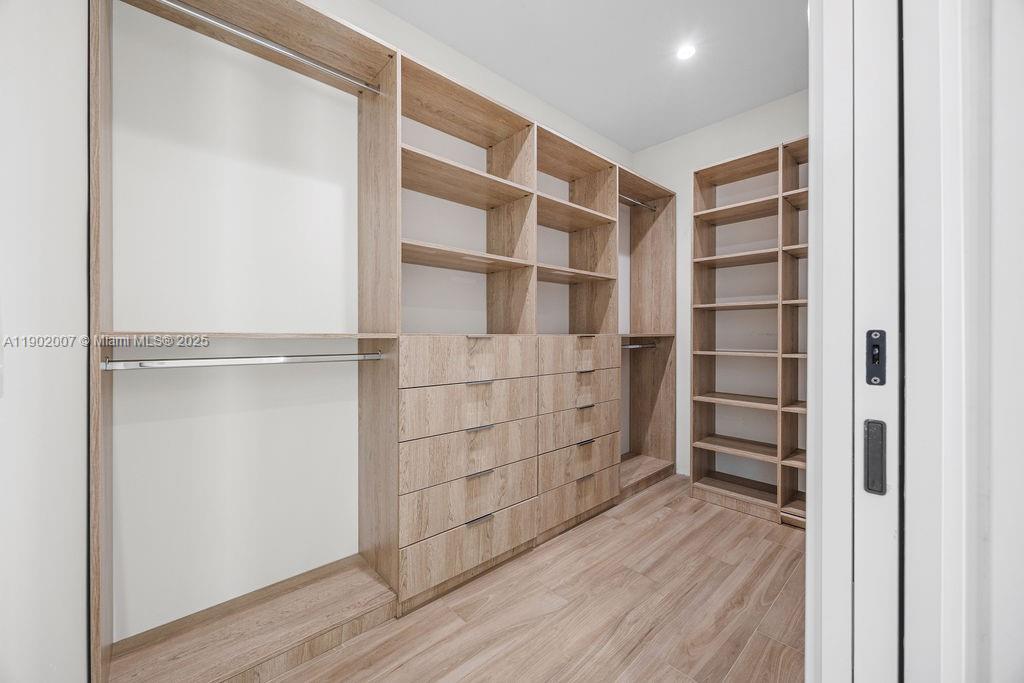 VICTORIA PARK CORR AMEN P - Residential