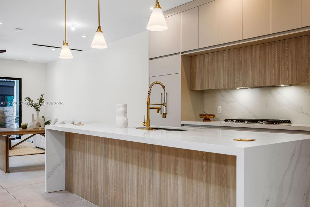 VICTORIA PARK CORR AMEN P - Residential