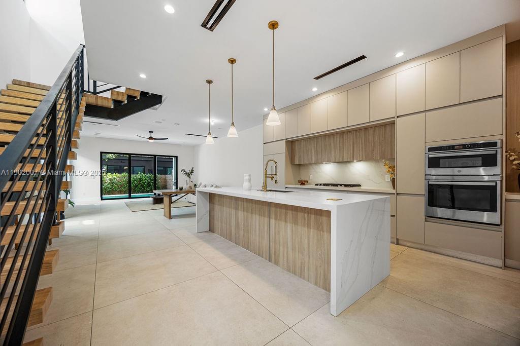 VICTORIA PARK CORR AMEN P - Residential
