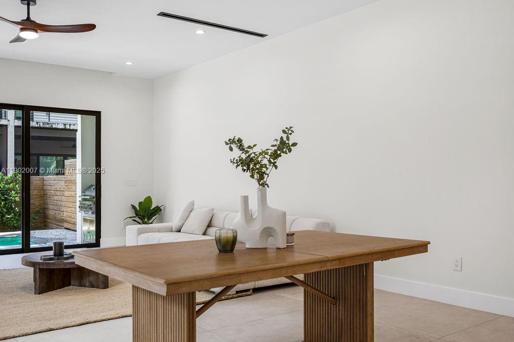 VICTORIA PARK CORR AMEN P - Residential