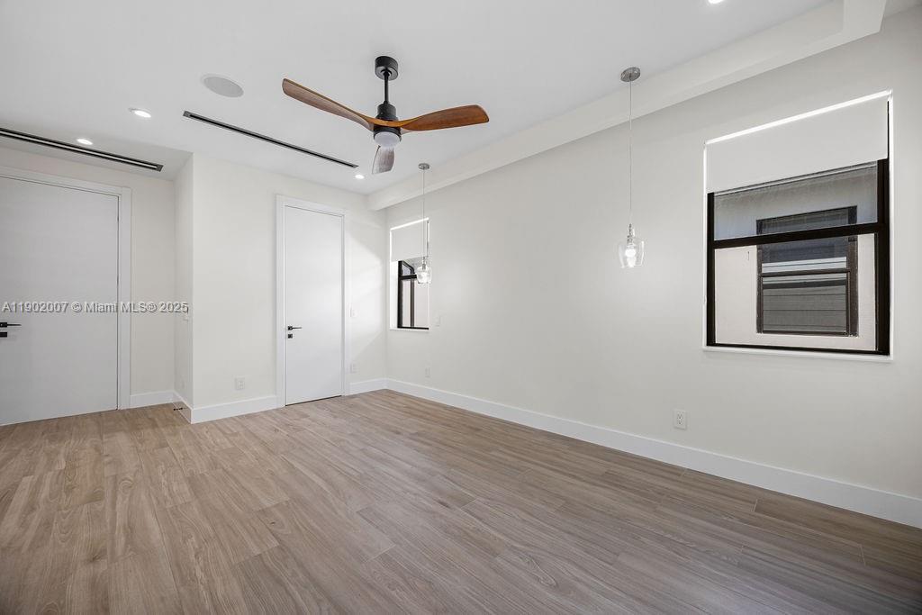 VICTORIA PARK CORR AMEN P - Residential