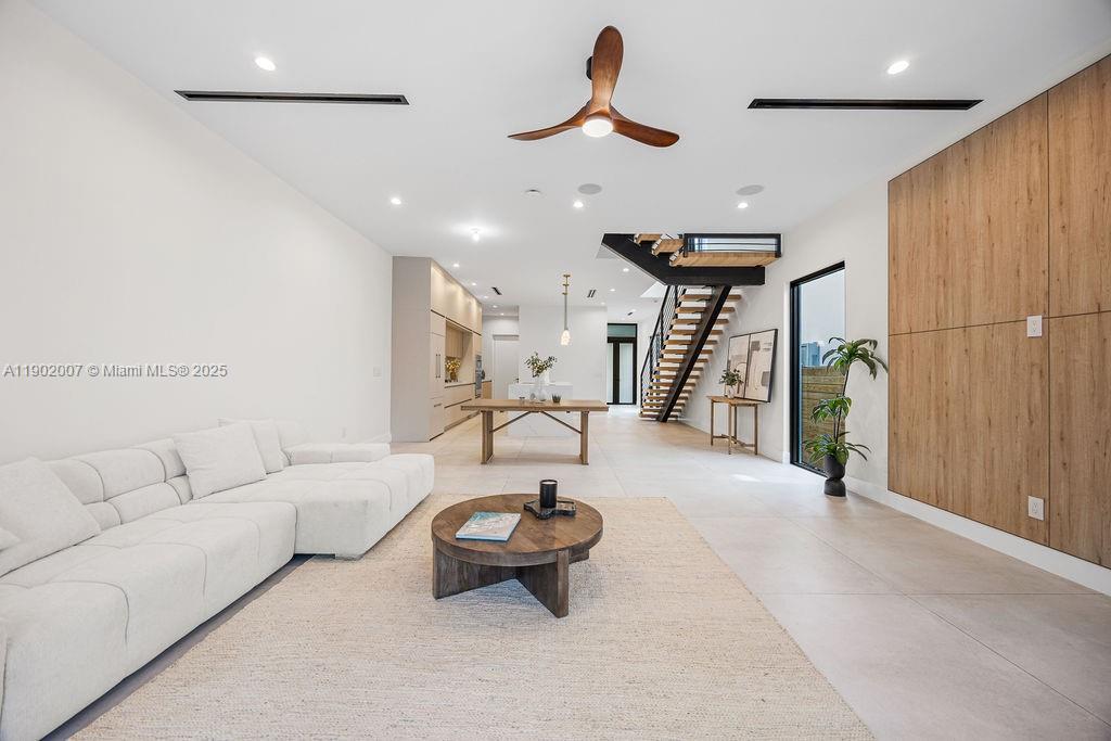 VICTORIA PARK CORR AMEN P - Residential