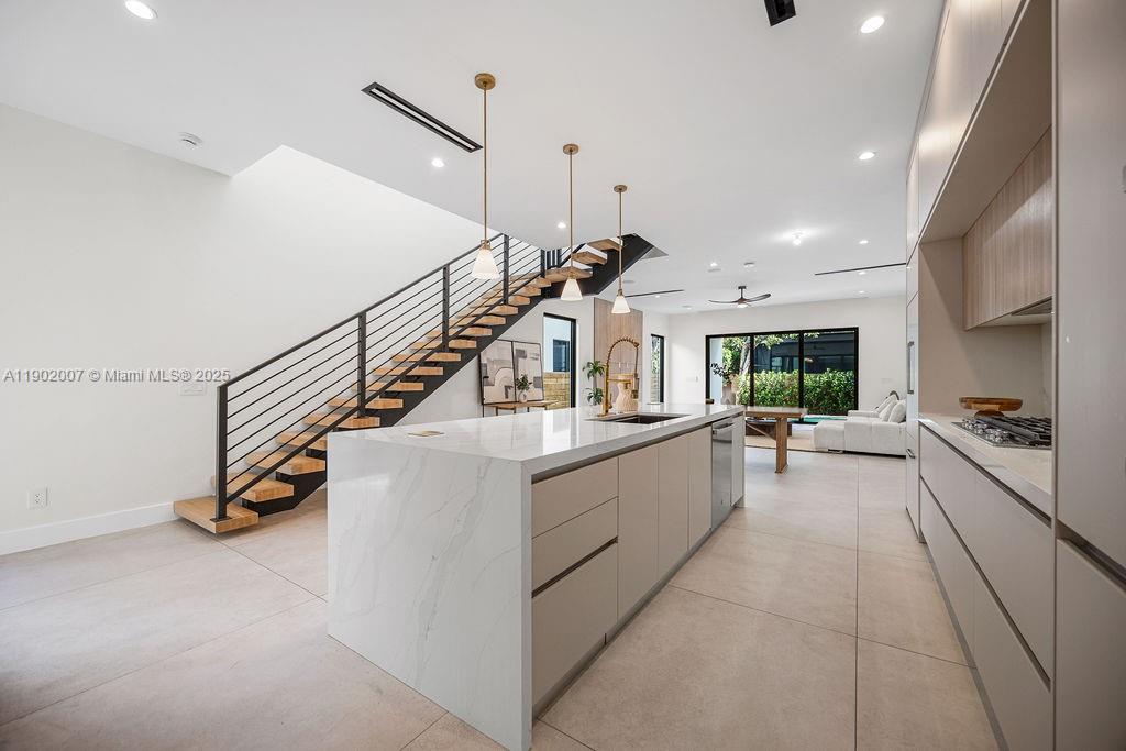 VICTORIA PARK CORR AMEN P - Residential