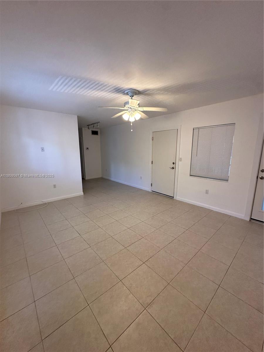 SUNRISE CLUB CONDO - Residential Lease