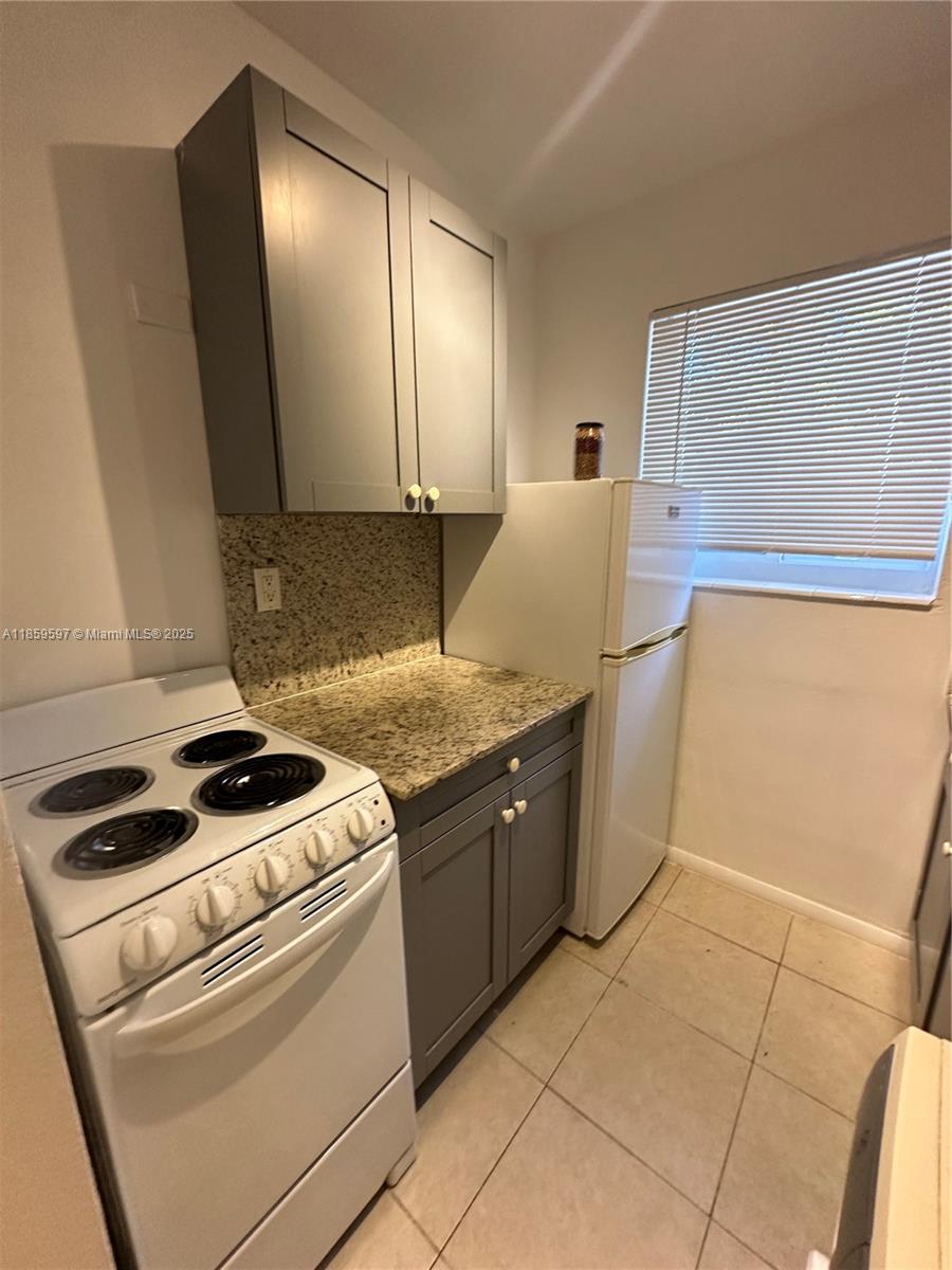 SUNRISE CLUB CONDO - Residential Lease
