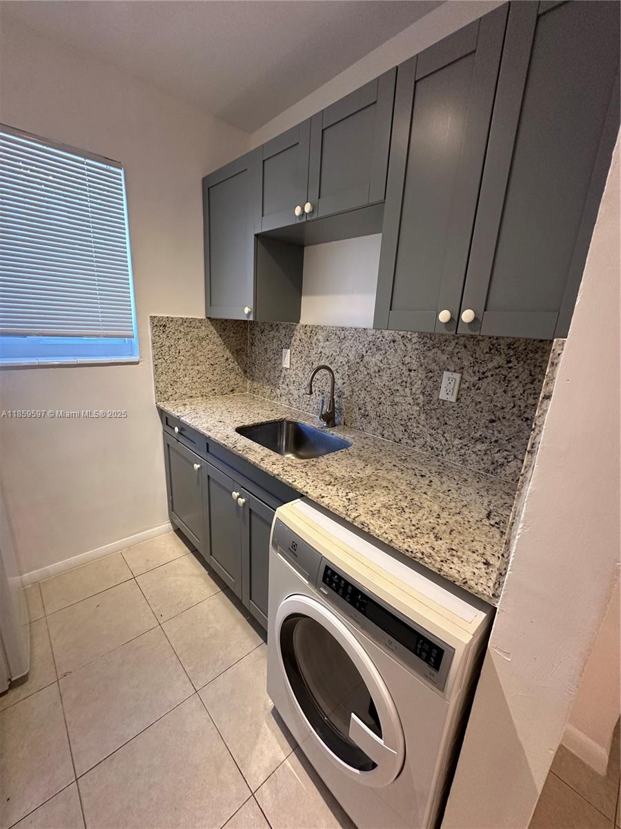 SUNRISE CLUB CONDO - Residential Lease