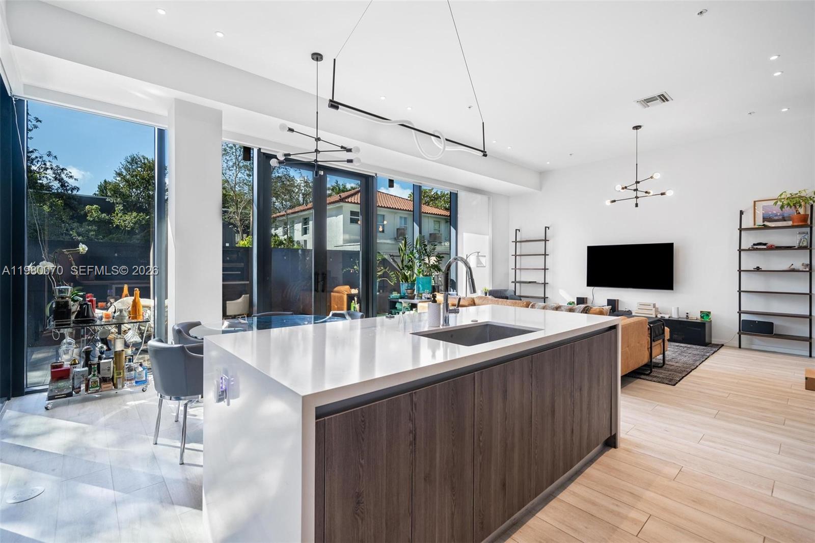 3156 SW 27th Ave 101