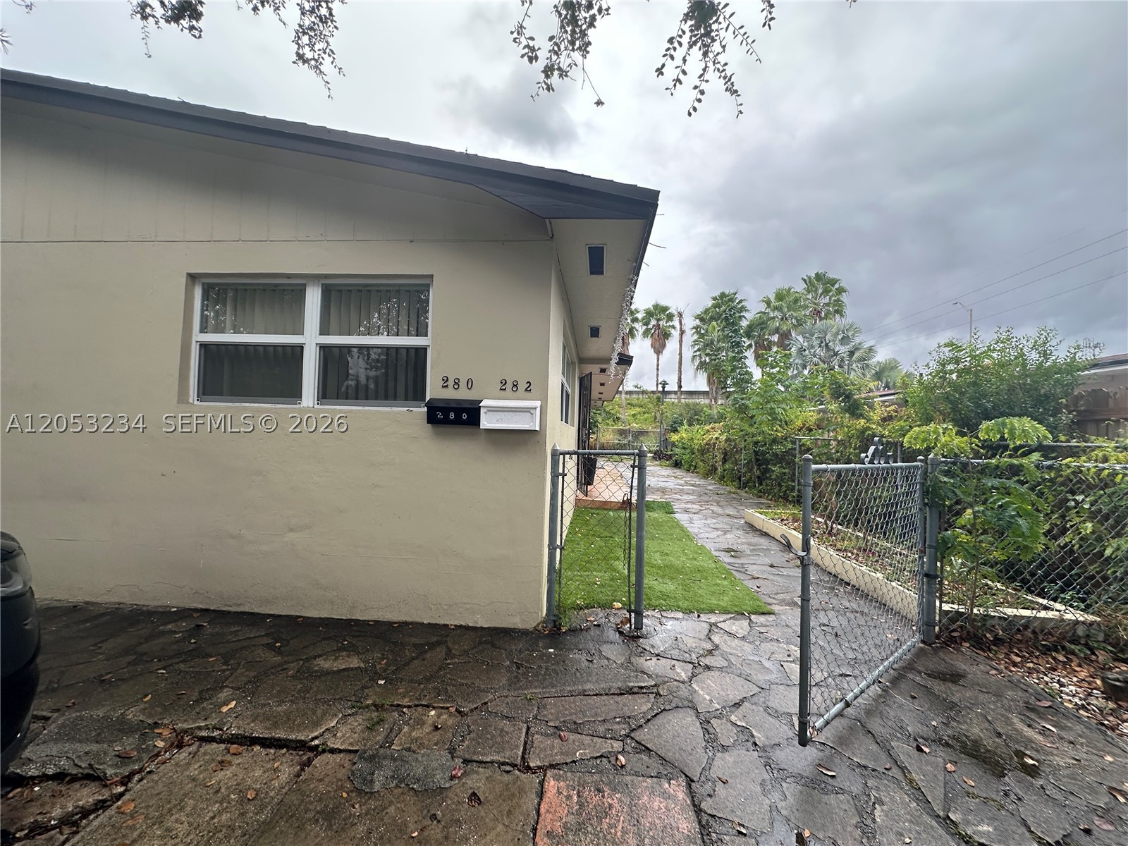 280 NW 39th St *