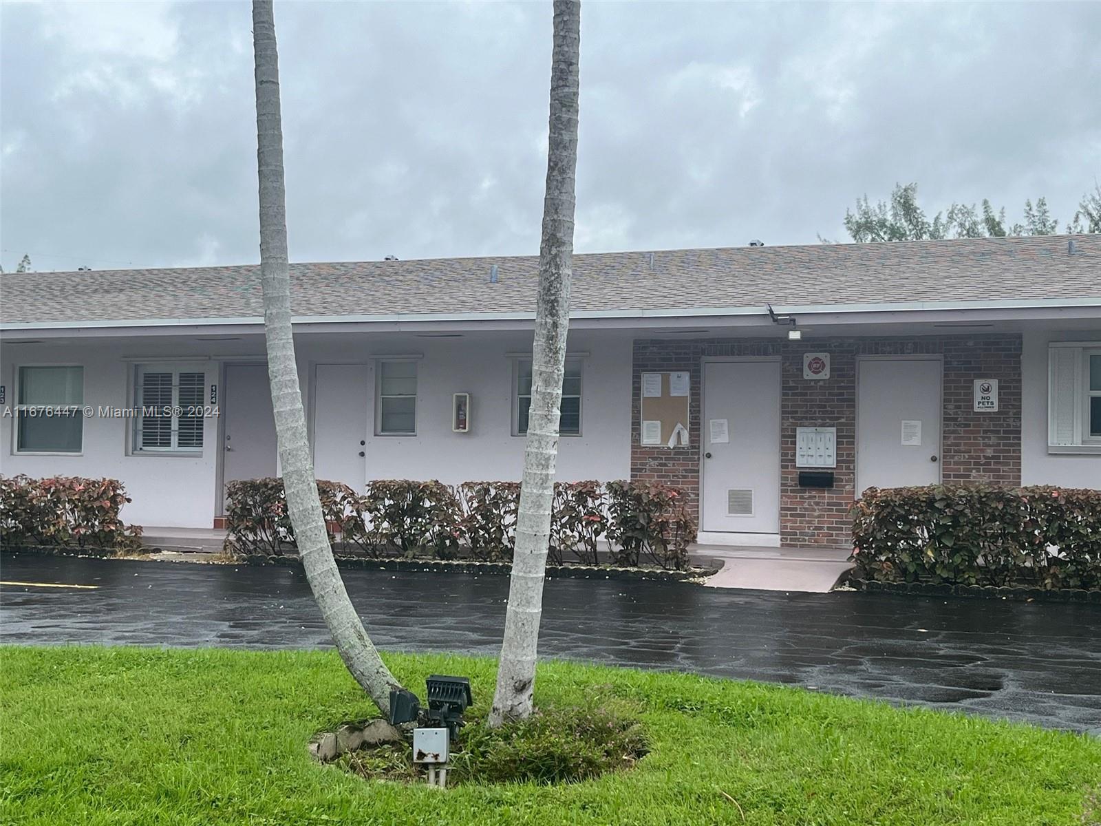 Property for Sale at 700 Layne Blvd 124, Hallandale Beach, Broward County, Florida - Bedrooms: 1 
Bathrooms: 1  - $259,900