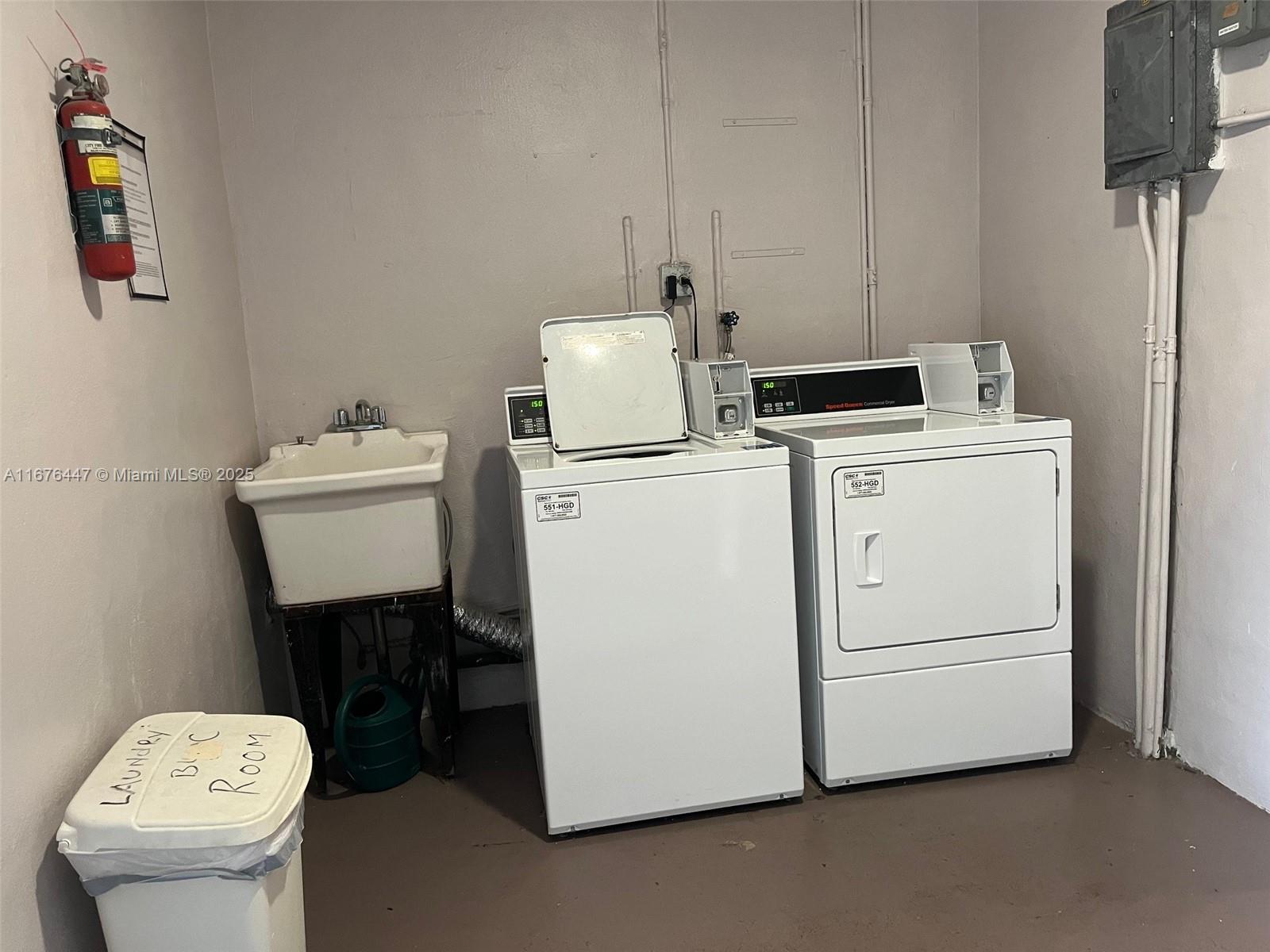 GOLDEN ISLES CONDO APTS - Residential