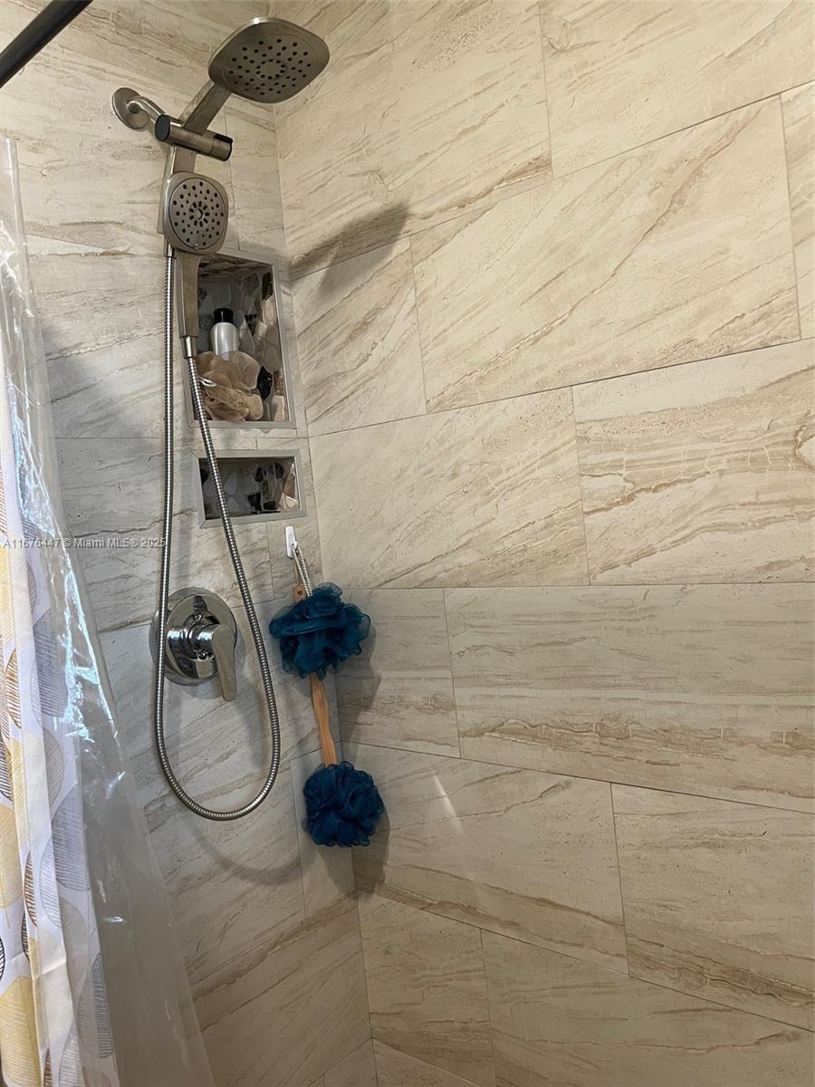 GOLDEN ISLES CONDO APTS - Residential