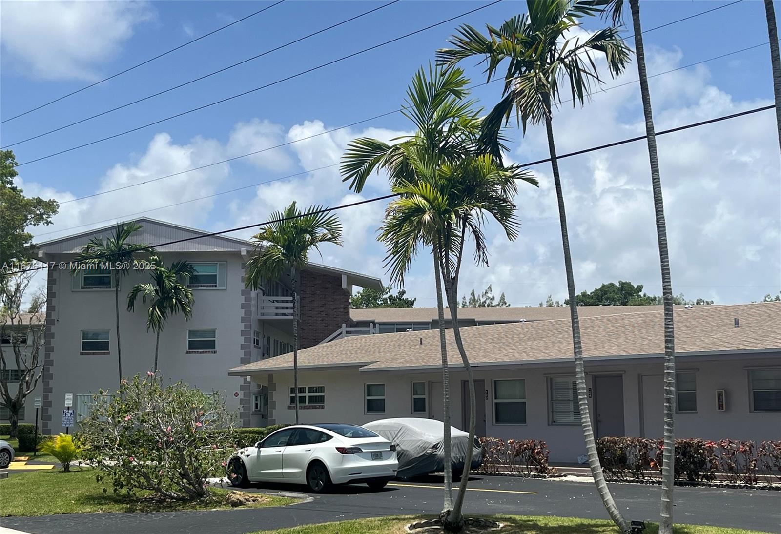 GOLDEN ISLES CONDO APTS - Residential