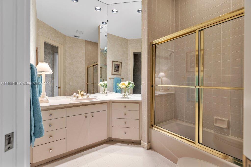 ST ANDREWS COUNTRY CLUB - Residential