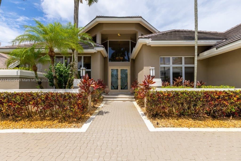 Photo of 7236 Queenferry Cir, Boca Raton, FL 33496 (MLS # A11400451)