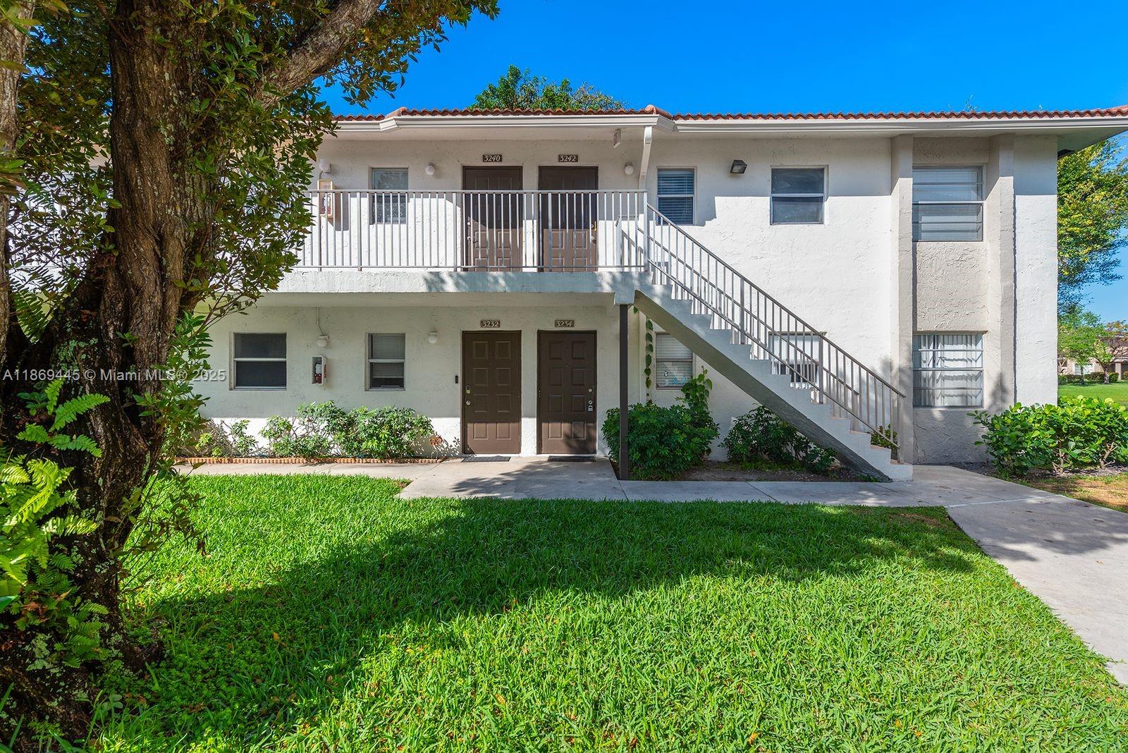 This is a Must See Remodeled 2-bedroom, 2-bathroom corner condo with a stunning lake view! Located on the second floor, this spacious unit offers an open kitchen with ample cabinet space, The unit is pet-friendly, and it also features washer and dryer hookups for added convenience.
With no special assessments and no rental restrictions, this condo is a fantastic opportunity for both first-time buyers and investors. It’s currently rented, but the tenant can vacate with a 90-day notice, making it easy for you to move in or continue as a rental.