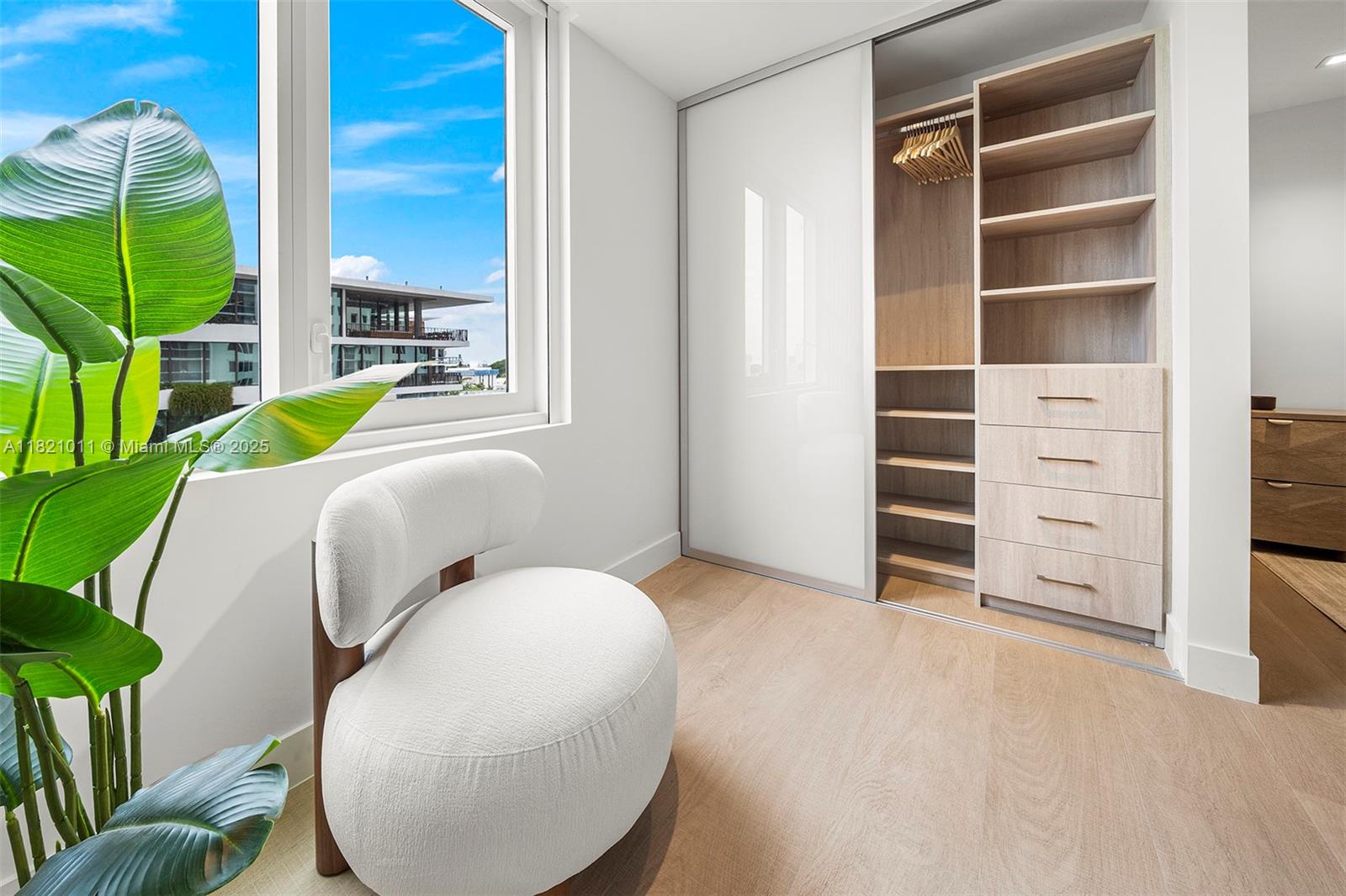 RONEY PALACE CONDO - Residential Lease