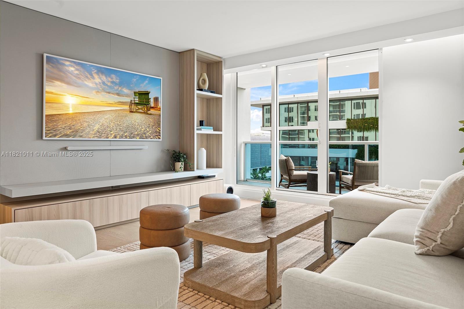 2301 Collins Ave 630