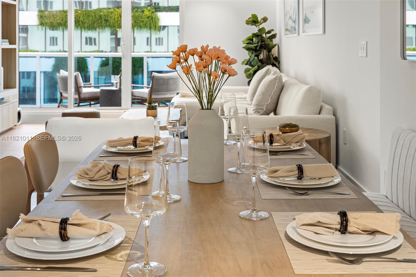 2301 Collins Ave 630