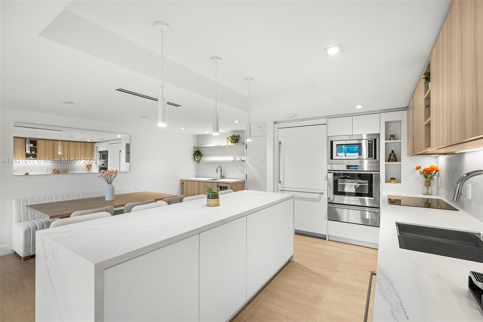 RONEY PALACE CONDO - Residential Lease