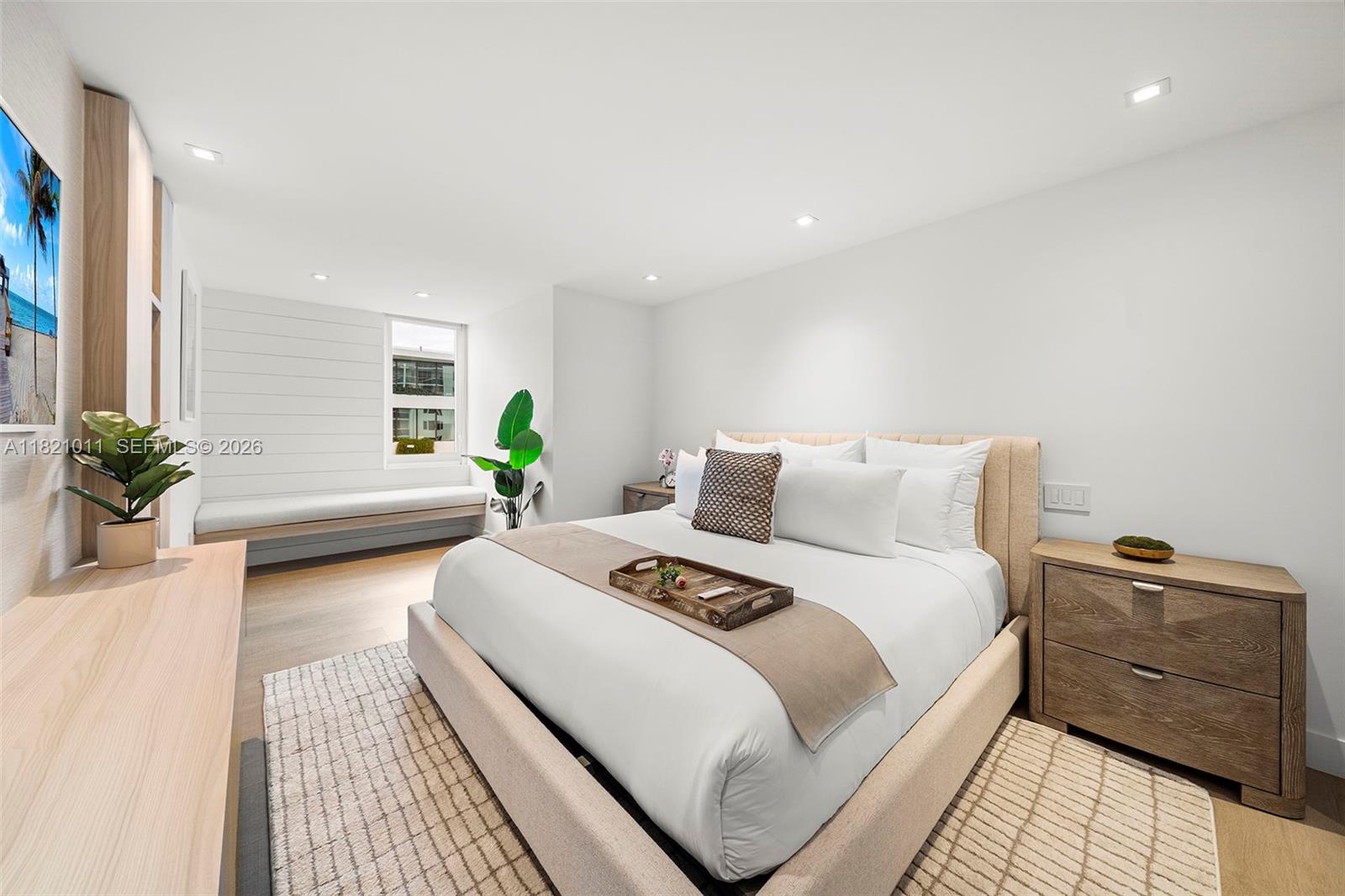 2301 Collins Ave 630