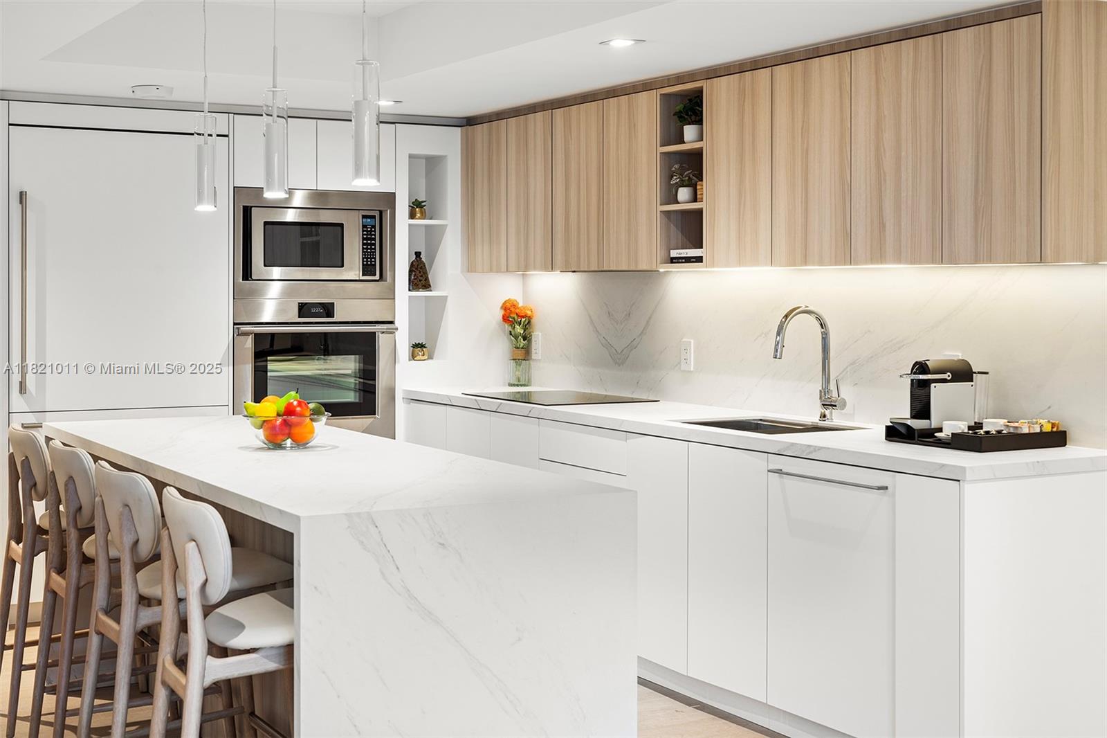 RONEY PALACE CONDO - Residential Lease