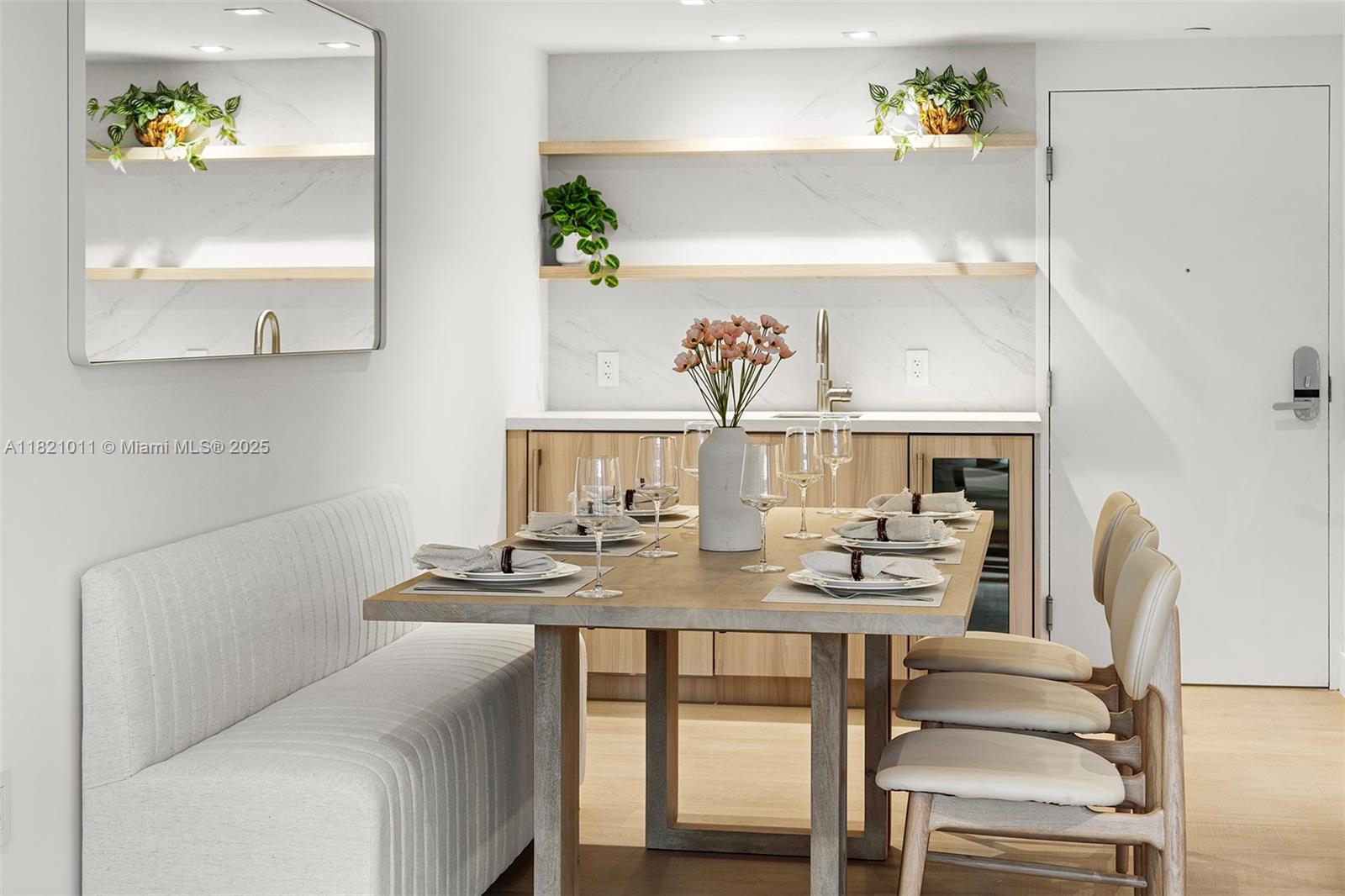 RONEY PALACE CONDO - Residential Lease