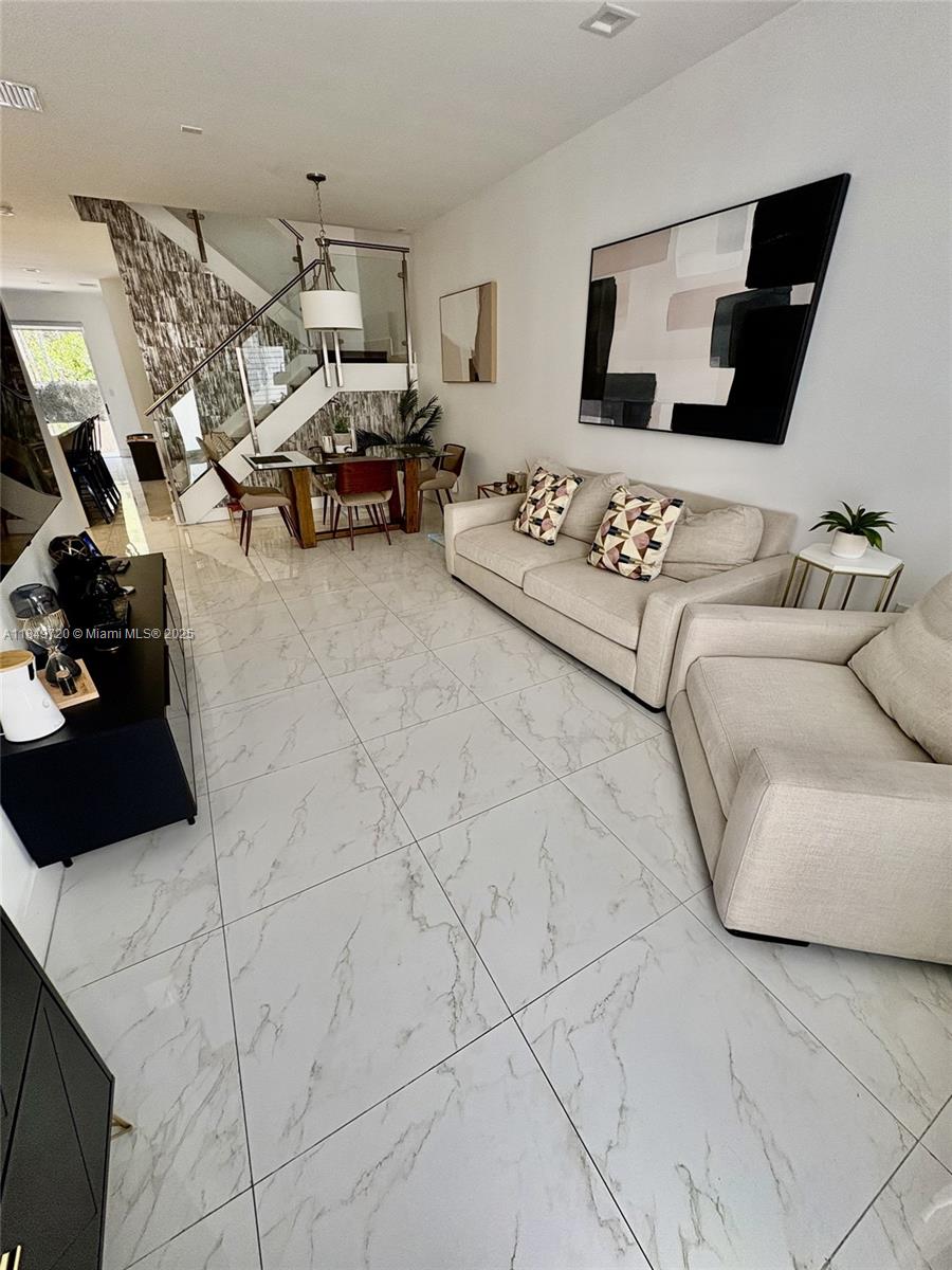 10225 NW 72nd Ter