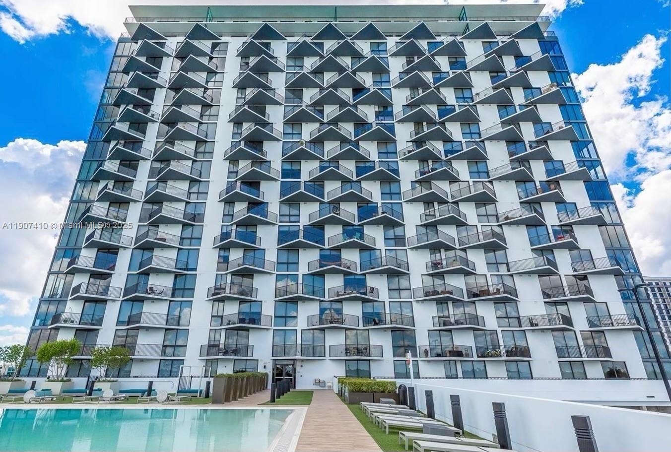 5252 PASEO CONDO - Residential Lease