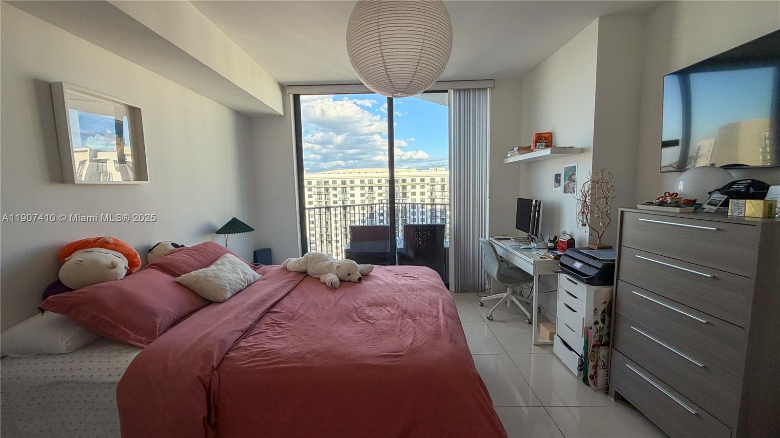 5252 PASEO CONDO - Residential Lease