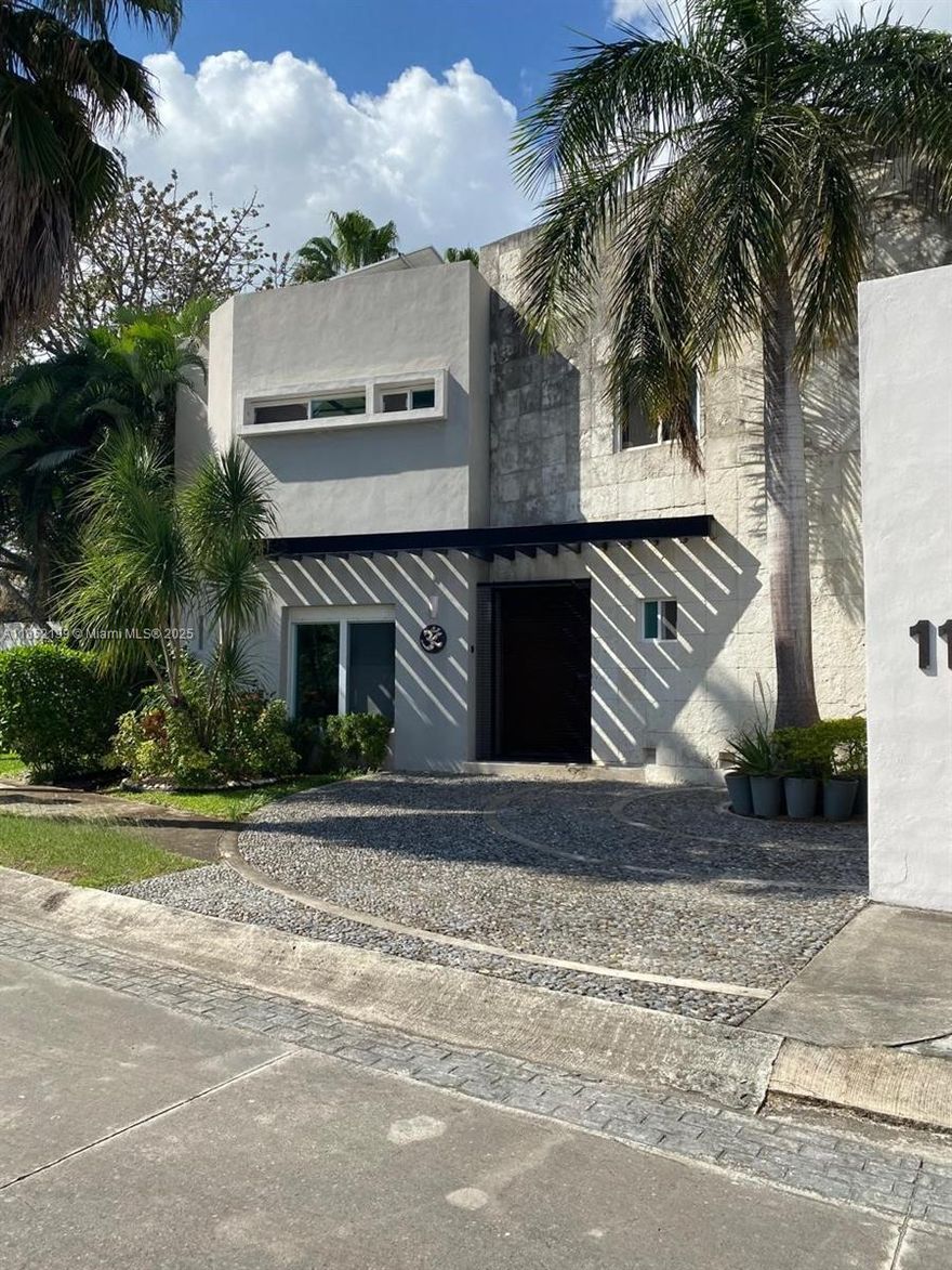 Beautiful house in Cancun Mexico