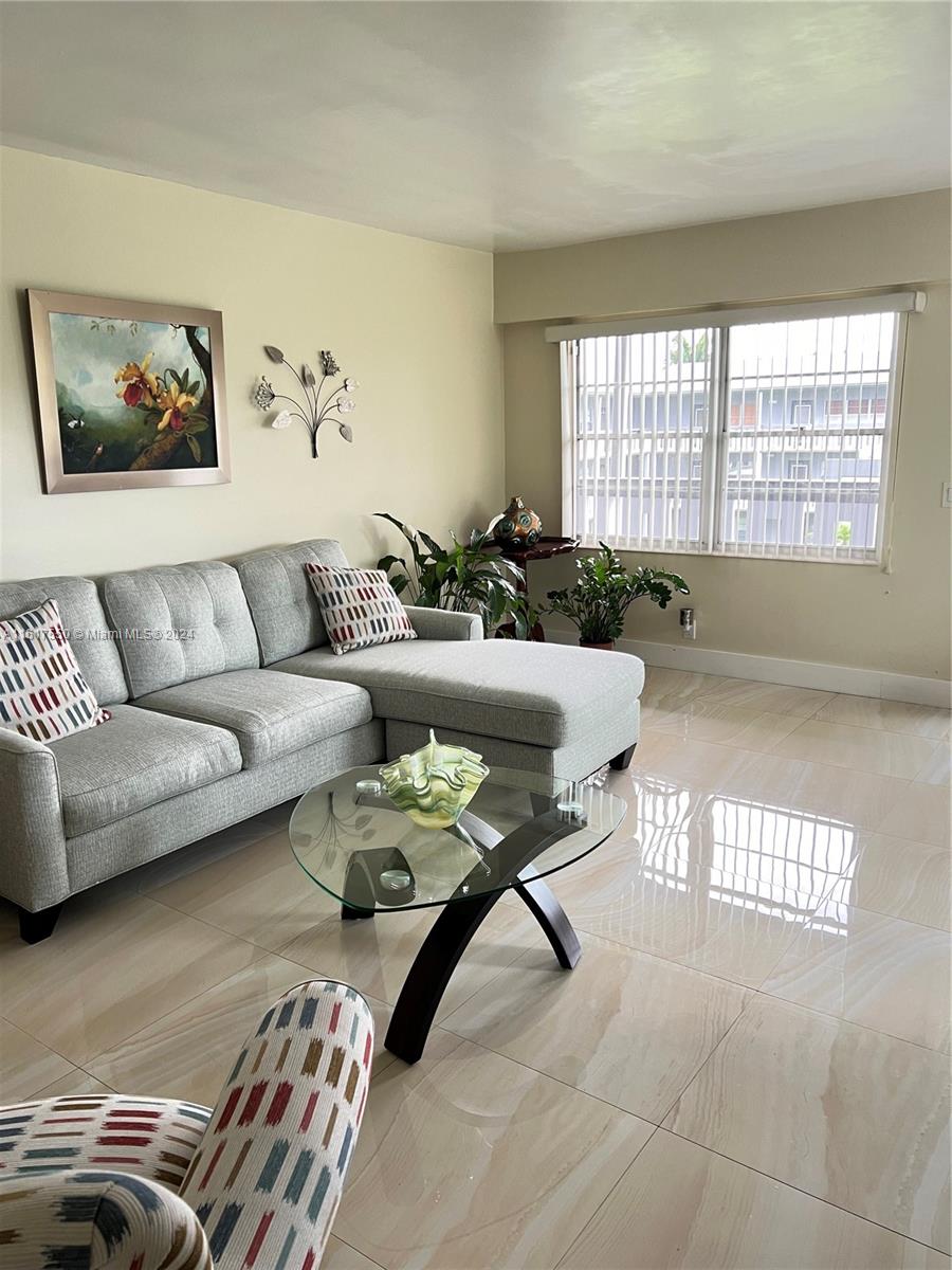 SUFFOLK AT CENTURY VILLAG - Residential