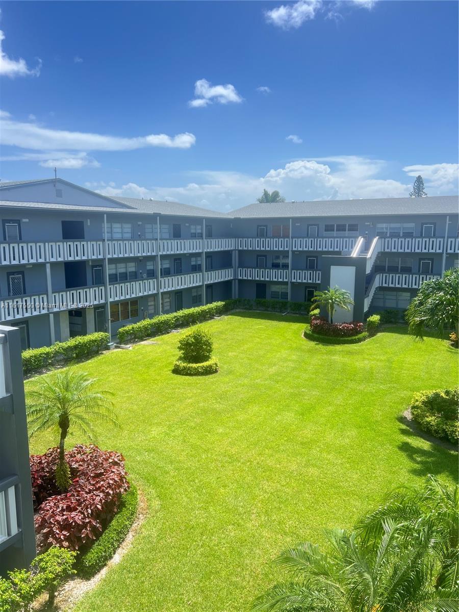 SUFFOLK AT CENTURY VILLAG - Residential