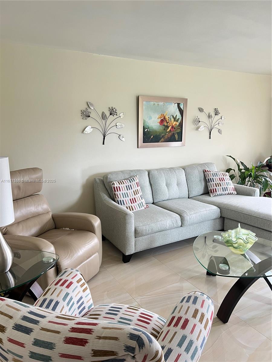 SUFFOLK AT CENTURY VILLAG - Residential