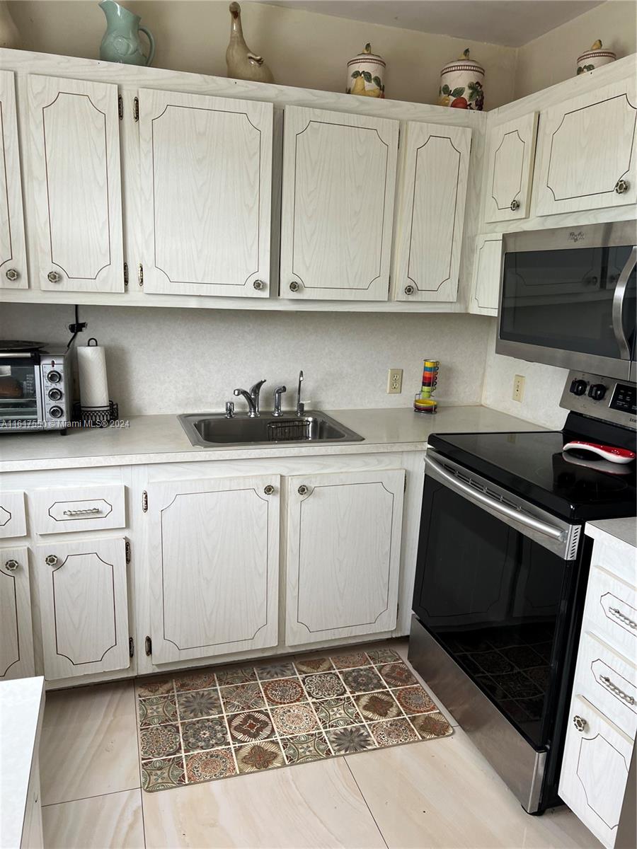 SUFFOLK AT CENTURY VILLAG - Residential