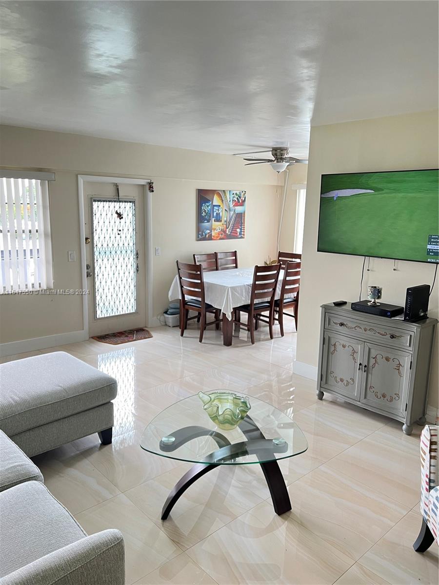 SUFFOLK AT CENTURY VILLAG - Residential