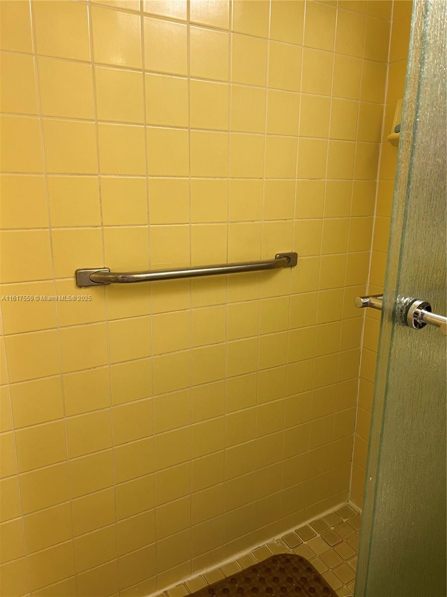 SUFFOLK AT CENTURY VILLAG - Residential