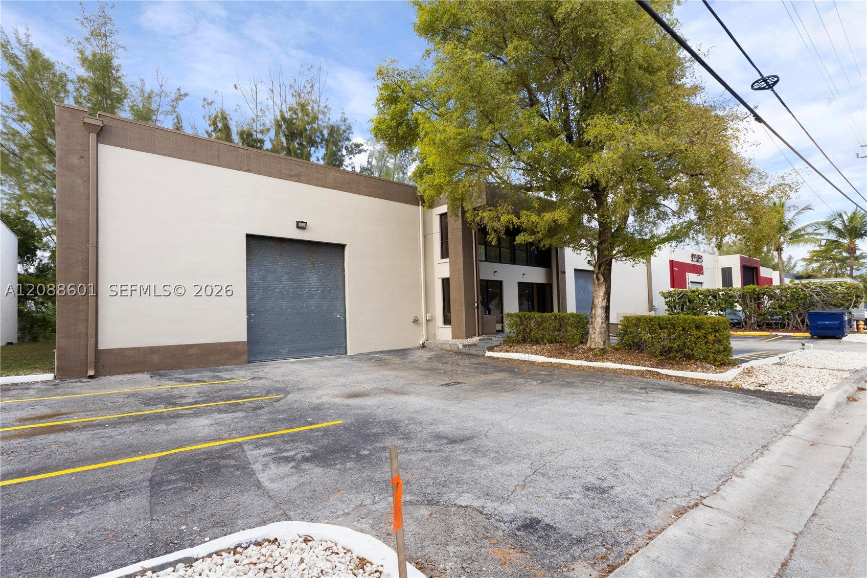 1740 NW 93 AV 1740