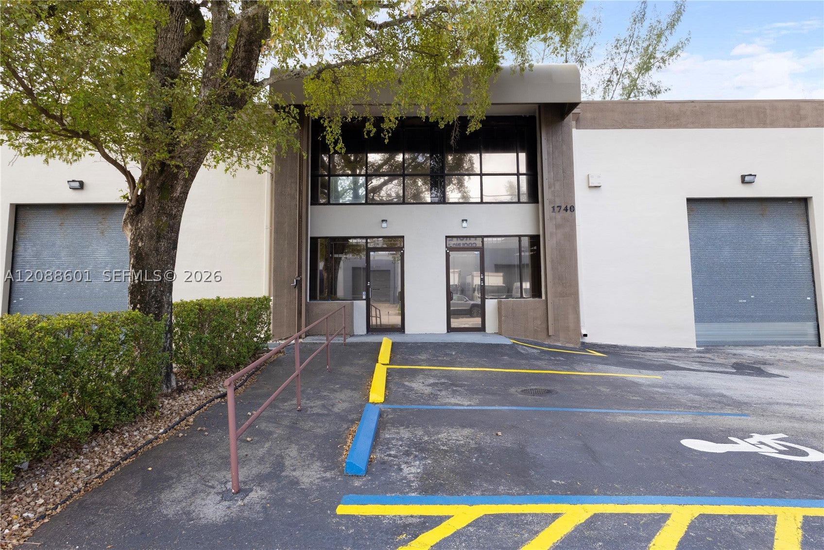 1740 NW 93 AV 1740