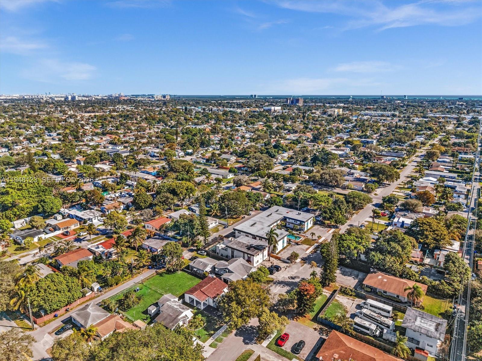 HOLLYWOOD PARK - Residential