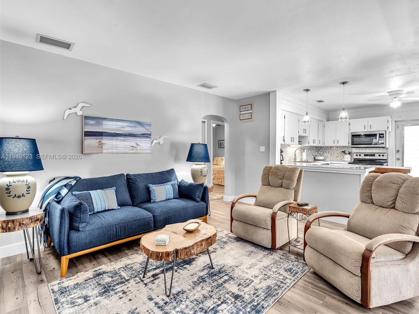 HOLLYWOOD PARK - Residential