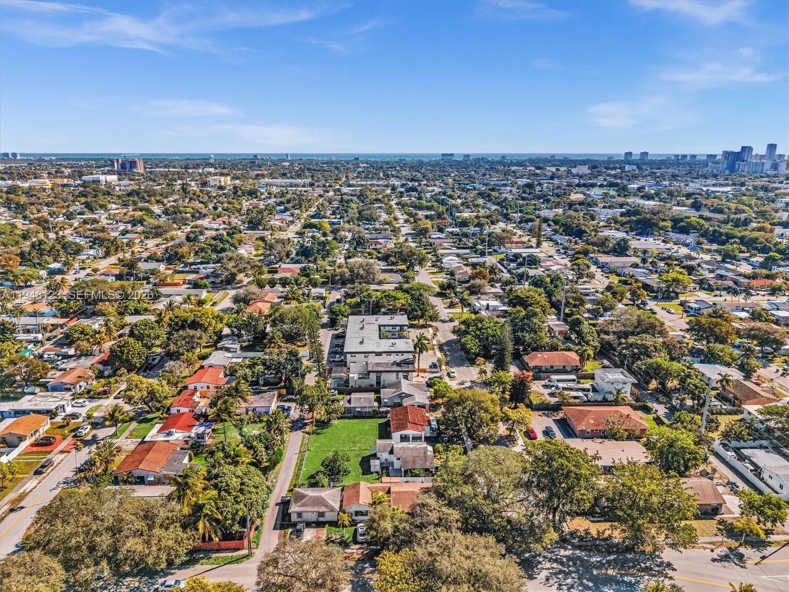 HOLLYWOOD PARK - Residential