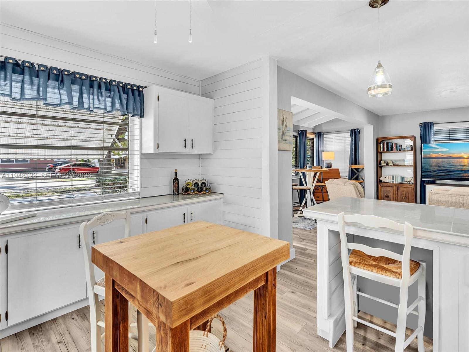 HOLLYWOOD PARK - Residential