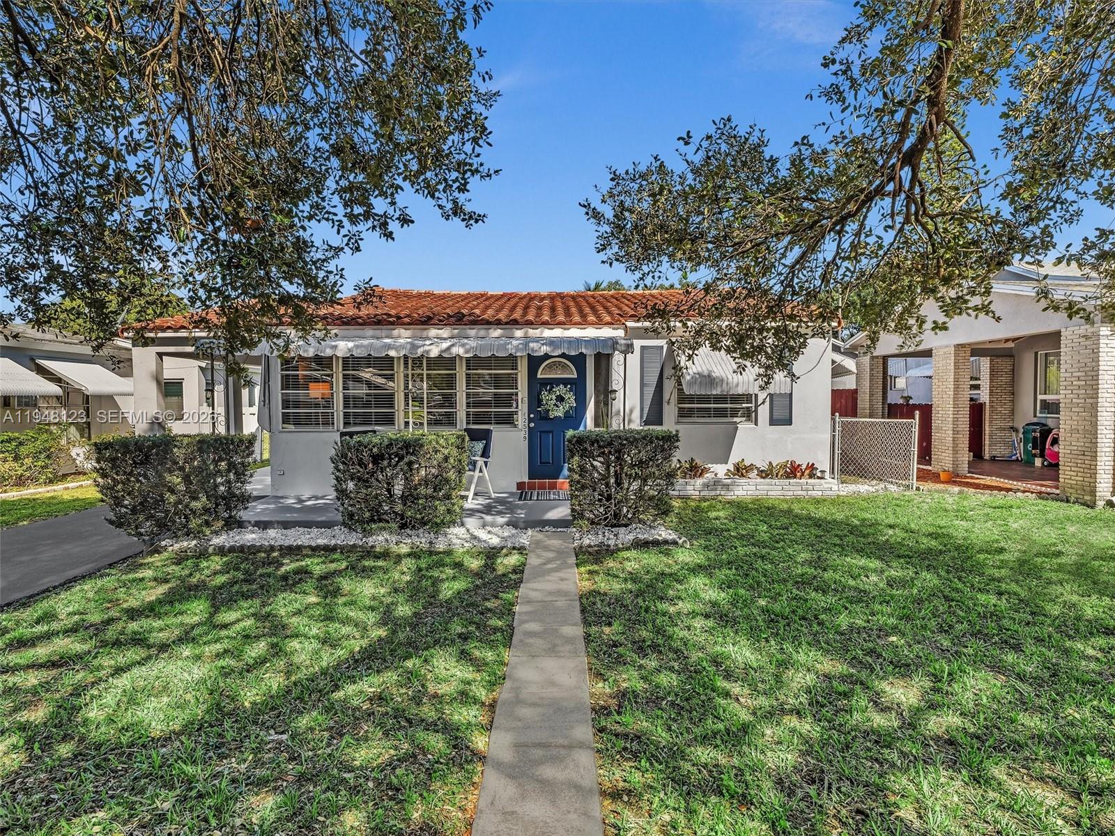 HOLLYWOOD PARK - Residential