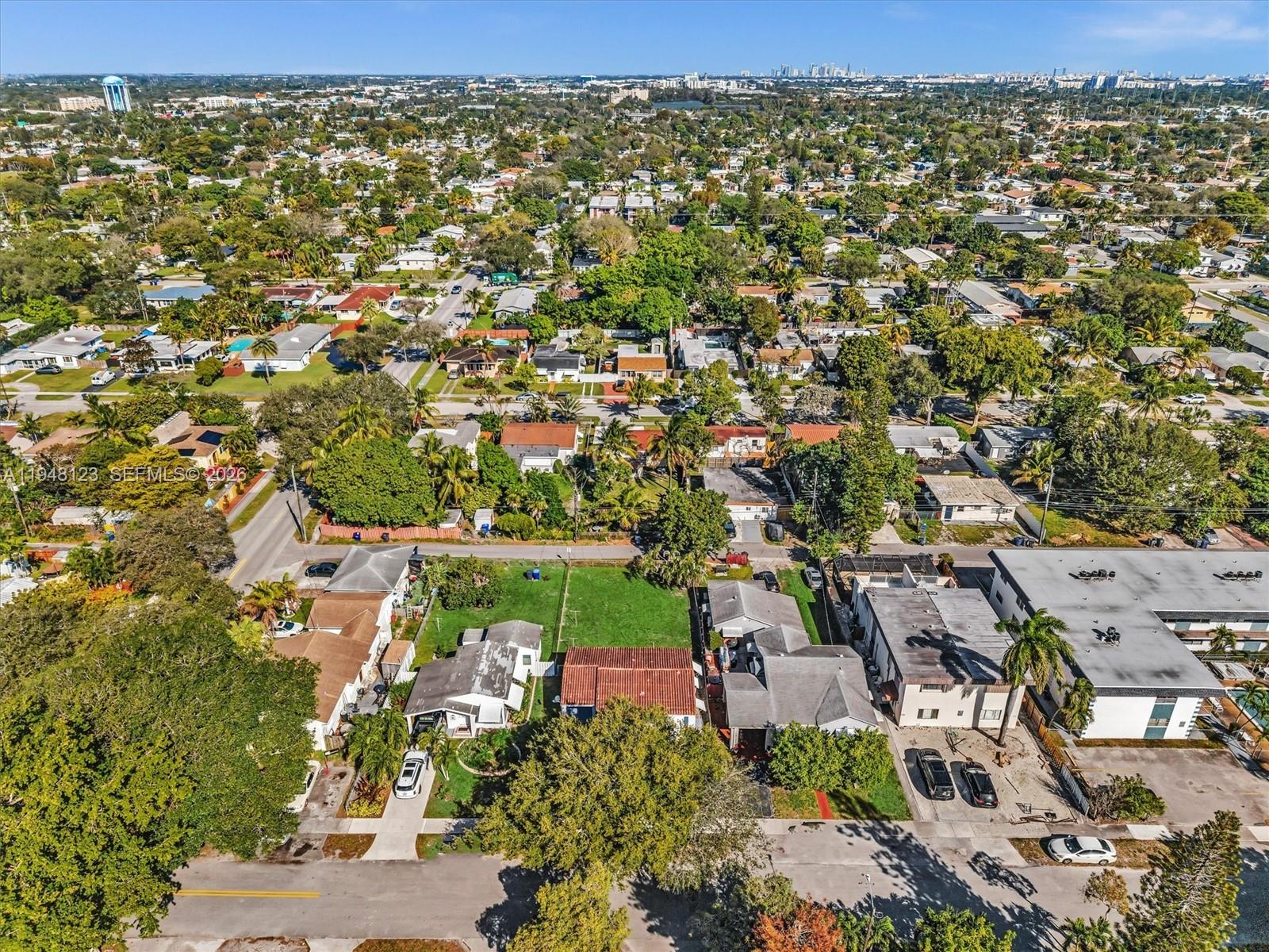 HOLLYWOOD PARK - Residential